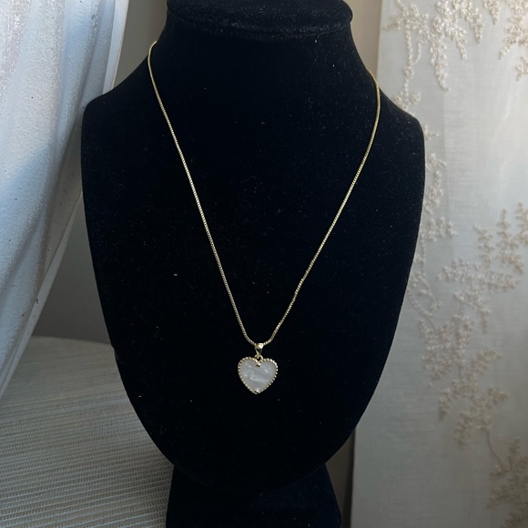 Jewelry - 🩷-Gold and marble white Heart Pendant Necklace